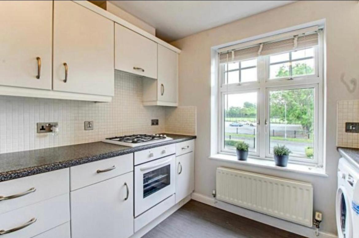 The Wickets - 2 Bedroom Apartment Overlooking Cricket Club Marton-in-Cleveland Kültér fotó