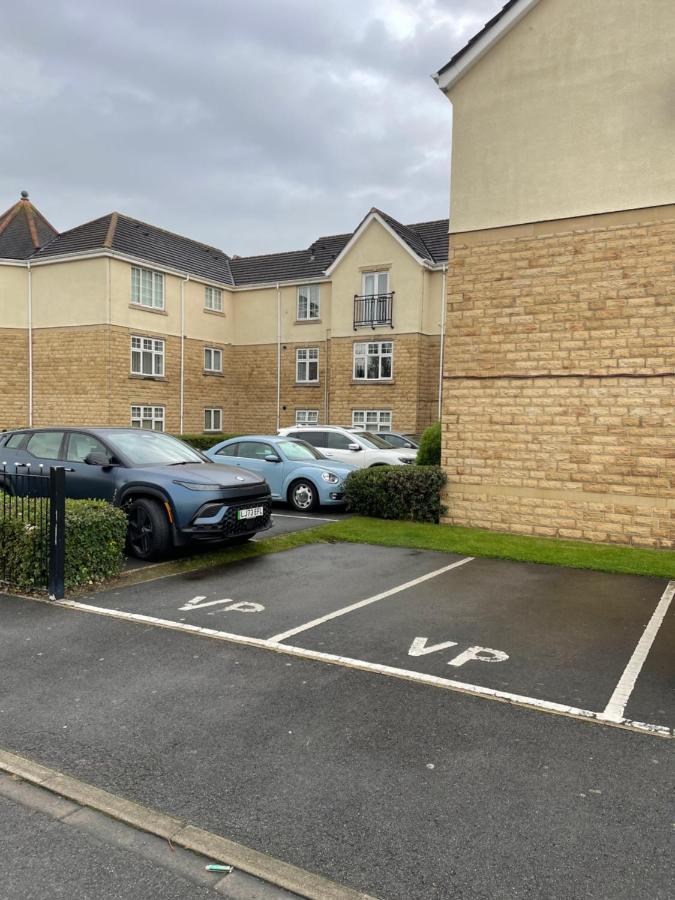 The Wickets - 2 Bedroom Apartment Overlooking Cricket Club Marton-in-Cleveland Kültér fotó